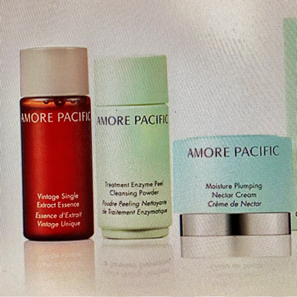 NIB AMORE PACIFIC Skincare Set of 3 - Picture 7 of 7